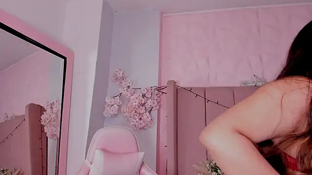 Snapshot of MollyBigBoobs12 chatting on 10-14-25, 08:31 MollyBigBoobs12 online show from 10-14-25, 08:31