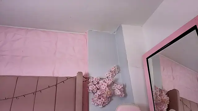 Snapshot of MollyBigBoobs12 chatting on 10-17-25, 08:55 MollyBigBoobs12 online show from 10-17-25, 08:55