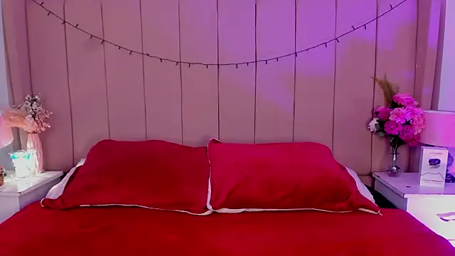 Snapshot of MollyBigBoobs12 chatting on 10-29-25, 08:32 MollyBigBoobs12 online show from 10-29-25, 08:32