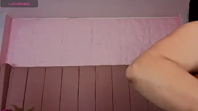 MollyBigBoobs12 online show from 01-12-26, 08:47