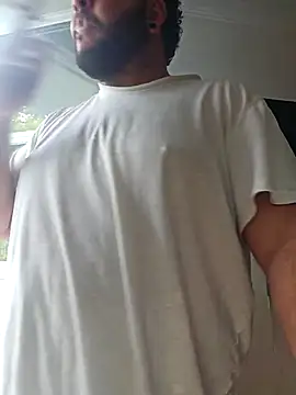 Snapshot of Wherezdaddy chatting on 10-26-25, 07:42 Wherezdaddy online show from 10-26-25, 07:42