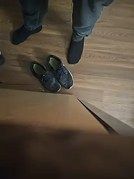 Snapshot of Wherezdaddy chatting on 11-02-25, 10:34 Wherezdaddy online show from 11-02-25, 10:34