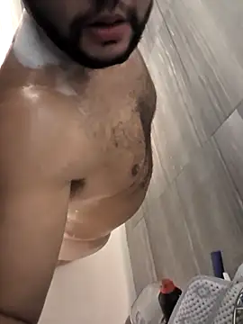 Snapshot of Wherezdaddy chatting on 12-19-25, 11:45 Wherezdaddy online show from 12-19-25, 11:45