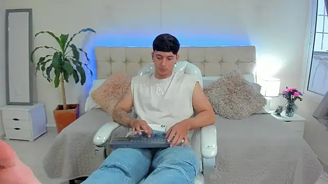 Damian23   online show from 01-10-25, 06:17