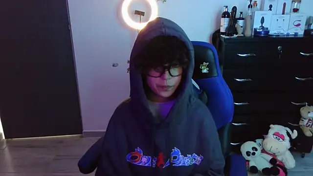 thomascooper7 online show from 10-27-25, 07:07