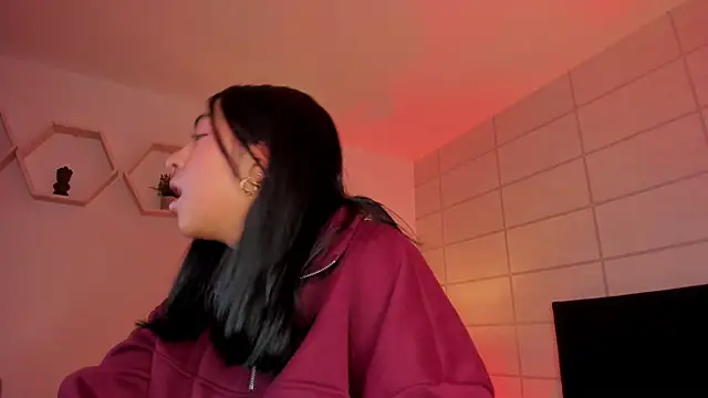 Christine Laam online show from 12-04-25, 12:03