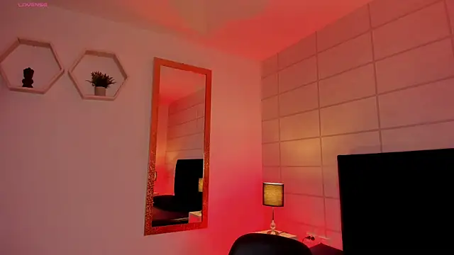 Christine Laam online show from 12-22-25, 12:02