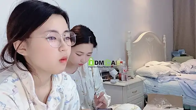 Snapshot of MM_YY_SS chatting on 01-09-25, 07:52 MM YY SS online show from 01-09-25, 07:52