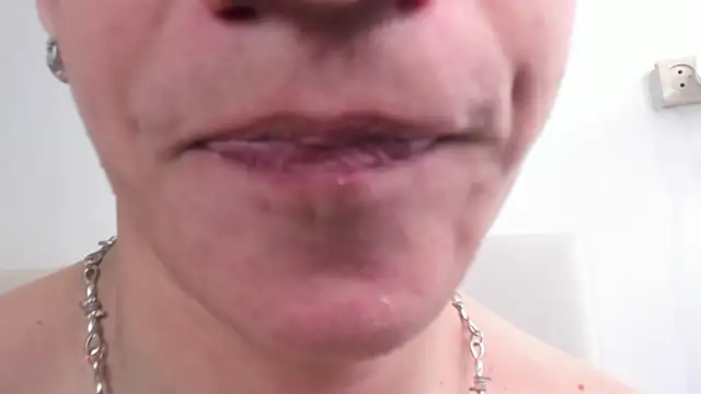 Snapshot of Andrew_Clar chatting on 12-03-25, 03:43 Andrew Clar online show from 12-03-25, 03:43