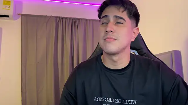 Snapshot of dereckbrownn chatting on 01-11-25, 03:13 dereckbrownn online show from 01-11-25, 03:13