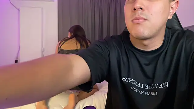 Snapshot of dereckbrownn chatting on 02-19-25, 04:01 dereckbrownn online show from 02-19-25, 04:01