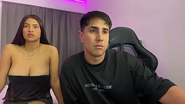 Snapshot of dereckbrownn chatting on 02-23-25, 12:51 dereckbrownn online show from 02-23-25, 12:51