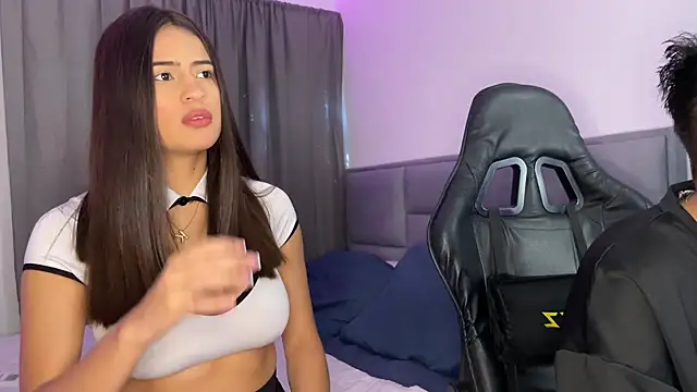 Snapshot of dereckbrownn chatting on 02-23-25, 03:51 dereckbrownn online show from 02-23-25, 03:51