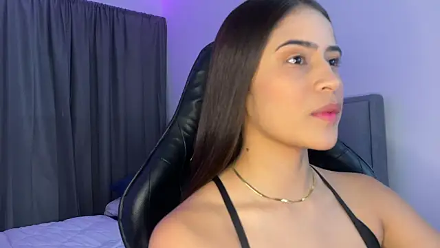 Snapshot of dereckbrownn chatting on 03-18-25, 01:21 dereckbrownn online show from 03-18-25, 01:21