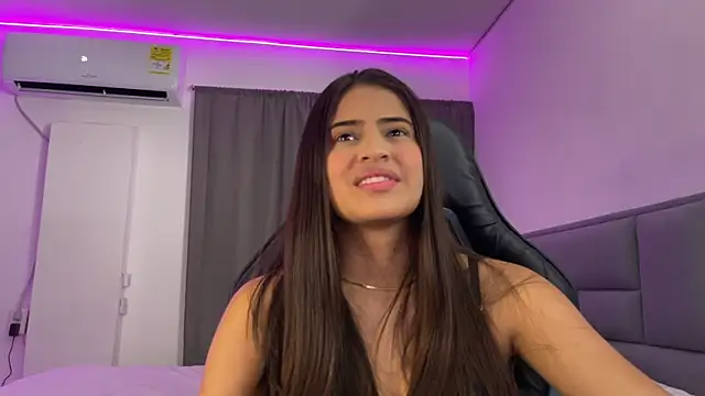 Snapshot of dereckbrownn chatting on 03-18-25, 08:48 dereckbrownn online show from 03-18-25, 08:48