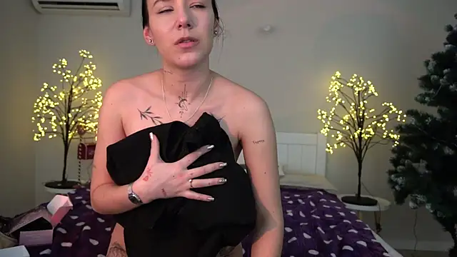 NikkiGoldSide online show from 01-11-25, 01:01