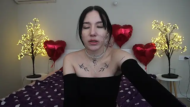 NikkiGoldSide online show from 02-26-25, 08:22