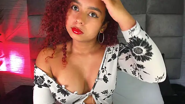 lara jones  online show from 02-18-25, 03:42