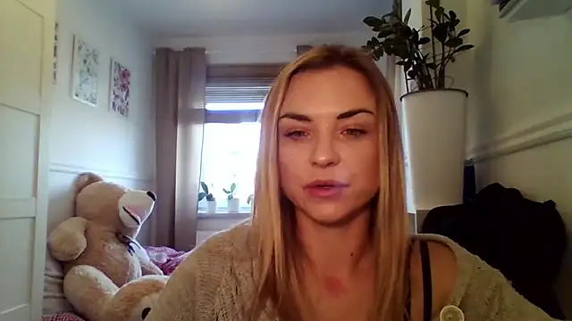 ashley xlove online show from 12-17-25, 10:10