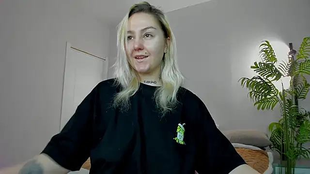 Debbie Taylor online show from 11-22-25, 05:34