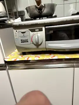 Snapshot of SaneService9 chatting on 10-30-25, 08:27 SaneService9 online show from 10-30-25, 08:27