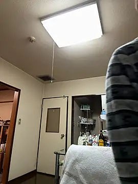 Snapshot of SaneService9 chatting on 11-03-25, 06:53 SaneService9 online show from 11-03-25, 06:53