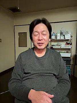 Snapshot of SaneService9 chatting on 11-29-25, 03:42 SaneService9 online show from 11-29-25, 03:42