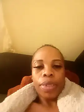 Snapshot of SweetHotLipsX39 chatting on 10-17-25, 06:27 SweetHotLipsX39 online show from 10-17-25, 06:27