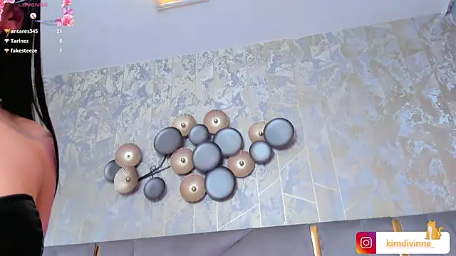 KimDevinne online show from 02-22-25, 06:17