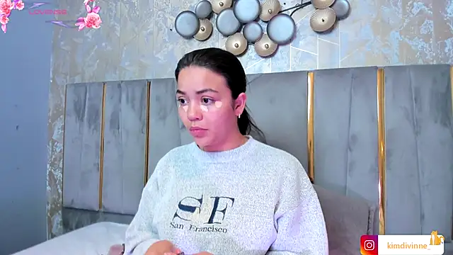 KimDevinne online show from 10-12-25, 03:27