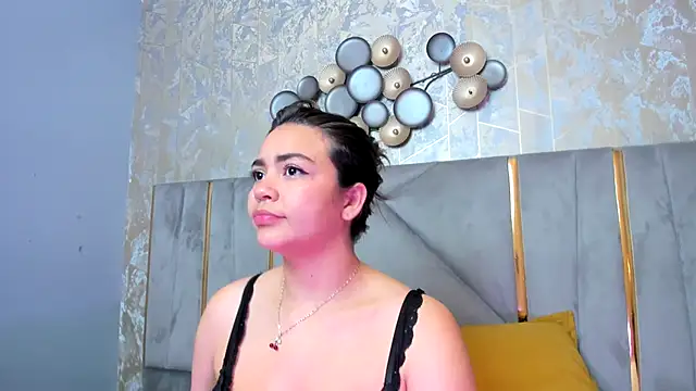 KimDevinne online show from 11-21-25, 02:21