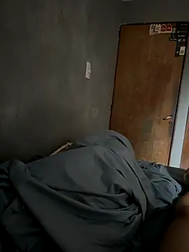 Snapshot of mismmia chatting on 10-25-25, 11:07 mismmia online show from 10-25-25, 11:07