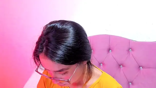 Snapshot of teffy_lee chatting on 12-13-24, 11:06 teffy lee online show from 12-13-24, 11:06