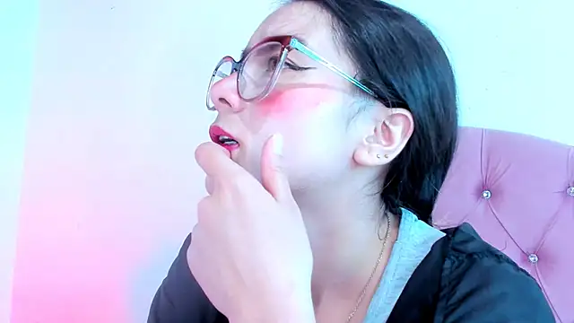 Snapshot of teffy_lee chatting on 12-14-24, 07:46 teffy lee online show from 12-14-24, 07:46