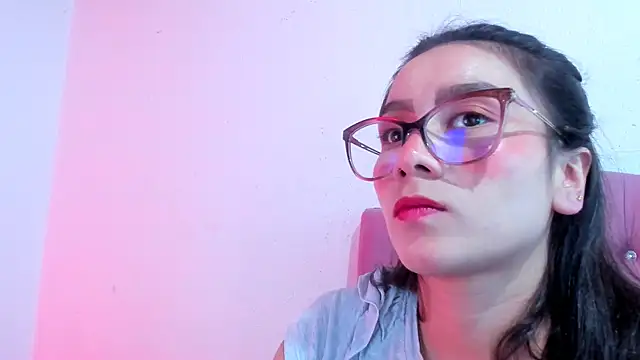 Snapshot of teffy_lee chatting on 12-23-24, 08:03 teffy lee online show from 12-23-24, 08:03