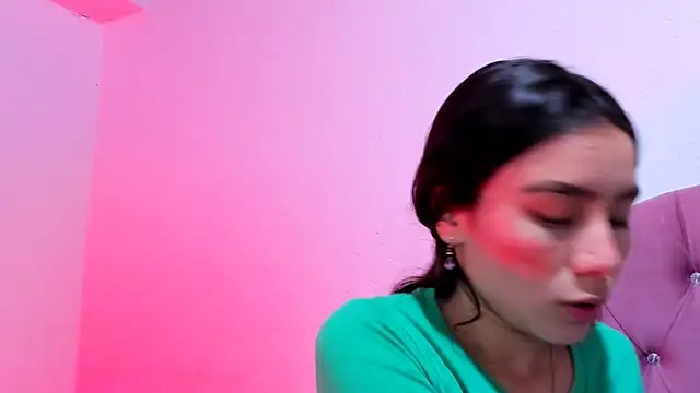 Snapshot of teffy_lee chatting on 12-29-24, 12:52 teffy lee online show from 12-29-24, 12:52