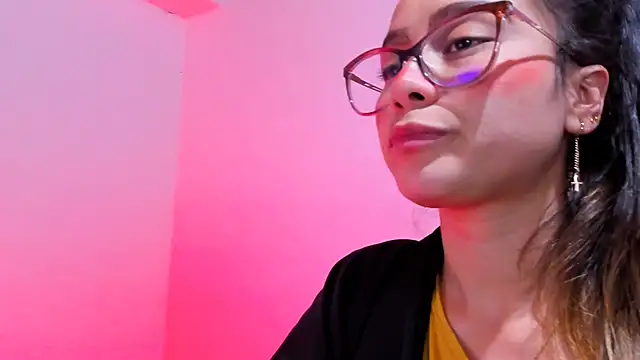 Snapshot of teffy_lee chatting on 12-31-24, 02:29 teffy lee online show from 12-31-24, 02:29