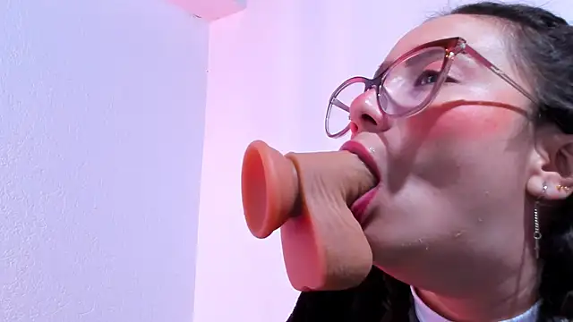 Snapshot of teffy_lee chatting on 01-09-25, 08:33 teffy lee online show from 01-09-25, 08:33