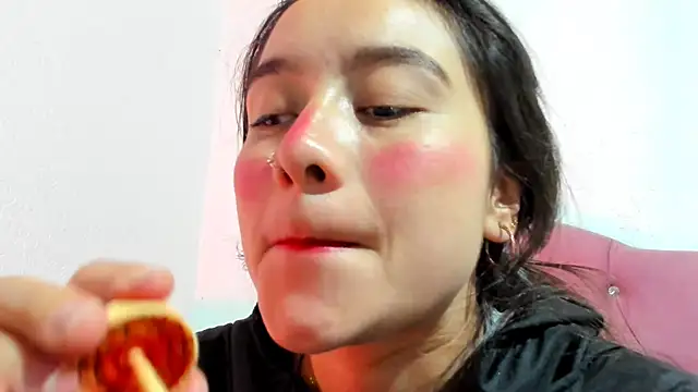 Snapshot of teffy_lee chatting on 02-08-25, 09:36 teffy lee online show from 02-08-25, 09:36