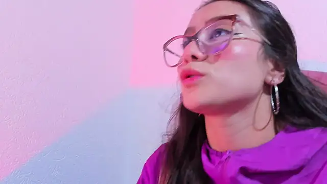 Snapshot of teffy_lee chatting on 03-15-25, 08:21 teffy lee online show from 03-15-25, 08:21