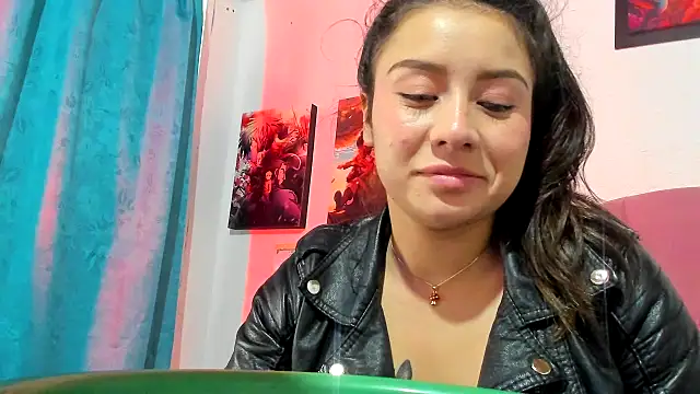 Snapshot of teffy_lee chatting on 11-09-25, 09:02 teffy lee online show from 11-09-25, 09:02