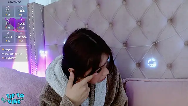 Snapshot of Maddy_14 chatting on 12-13-24, 03:11 Maddy 14 online show from 12-13-24, 03:11