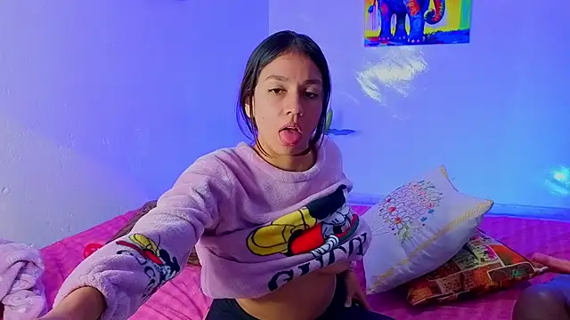 Luci And Sofi online show from 02-14-26, 04:20