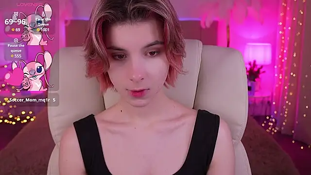 Snapshot of HaylaAmber chatting on 01-07-25, 10:54 HaylaAmber online show from 01-07-25, 10:54