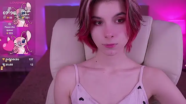 Snapshot of HaylaAmber chatting on 02-07-25, 01:01 HaylaAmber online show from 02-07-25, 01:01