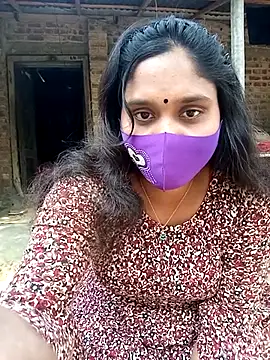 Snapshot of Hot_Maleka chatting on 02-08-25, 06:12 Hot Maleka online show from 02-08-25, 06:12