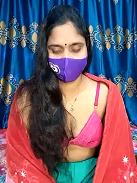 Snapshot of Hot_Maleka chatting on 02-08-25, 12:39 Hot Maleka online show from 02-08-25, 12:39