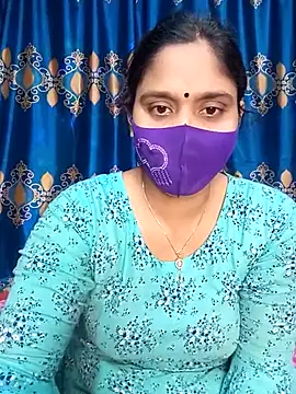 Snapshot of Hot_Maleka chatting on 03-03-25, 12:27 Hot Maleka online show from 03-03-25, 12:27