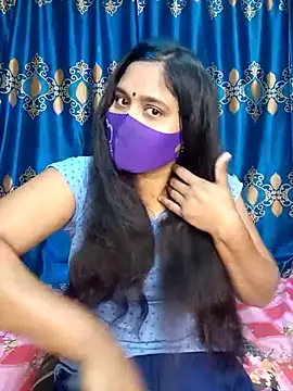 Snapshot of Hot_Maleka chatting on 03-05-25, 02:03 Hot Maleka online show from 03-05-25, 02:03