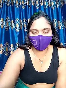 Snapshot of Hot_Maleka chatting on 03-13-25, 01:18 Hot Maleka online show from 03-13-25, 01:18